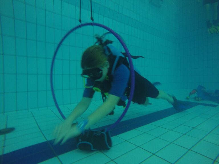 nauka nurkowania dla dzieci toruń aqua aga intro nurkowe sdi junior scuba discovery